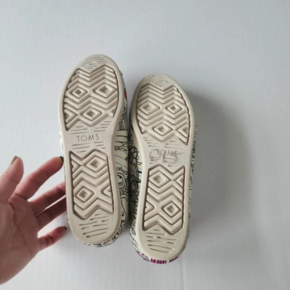 TOMS Ortholite Slip-On Graphic and Colorful Womens Canvas Shoes, Size 6.5 - Picture 8 of 12